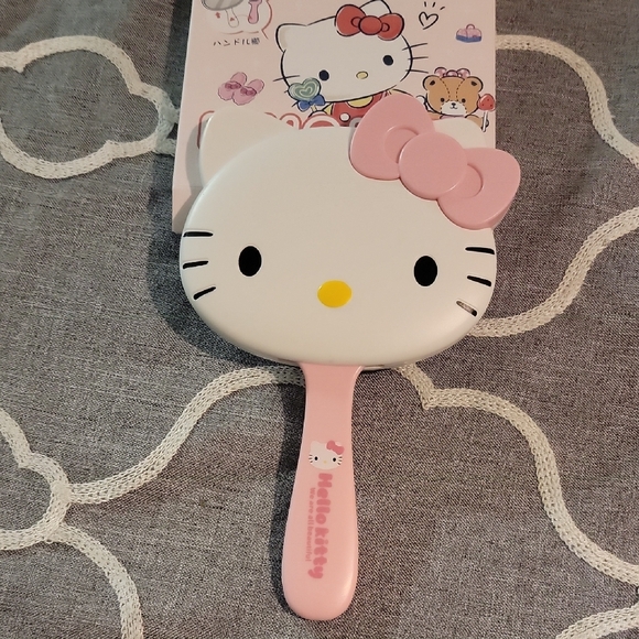 Hello Kitty White and Pink Handheld Mirror - Picture 9 of 9